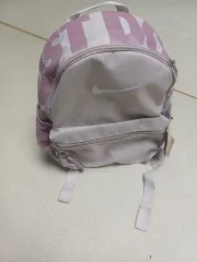 ナイキ ピンク バックパック (新品)