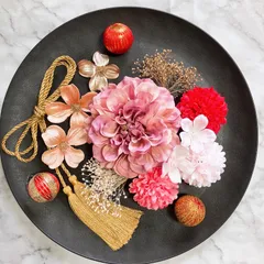 モーブピンクダリアとドライフラワーかすみ草、桜、マム ピンクゴールドの髪飾り♡成人式 桜 結婚式  着物 卒業式 七五三