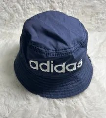 adidas アディダス バケットハット 帽子 ネイビー 紺 54cm JPSサイズ スポーツ カジュアル ロゴ 刺繍 メンズ レディース キッズ 小さめ 05/15 KHM001 JD3003 コットン混 【中古品】