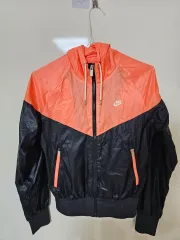 ナイキ ウィンドブレーカー オレンジ/ブラック フードジップアップ S
