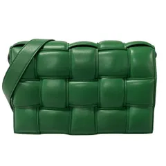 BOTTEGA VENETA(ボッテガヴェネタ) ショルダーバッグ パデッドカセット グリーン ラムスキン