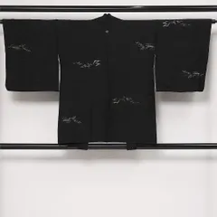 黒羽織 袷 身丈78cm 裄丈64cm Aランク 正絹 Mサイズ 一つ紋（五三桐） セミフォーマル 紐あり 漆糸 シック 控え目 黒系 1217-13702