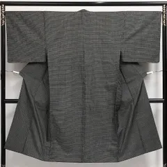 男着物（大島紬） 袷 紬 身丈133cm 裄丈67cm Sランク 正絹 棒衿 XSサイズ インフォーマル 経緯絣 亀甲絣 シック 落ち着き グレー系 1219-13994