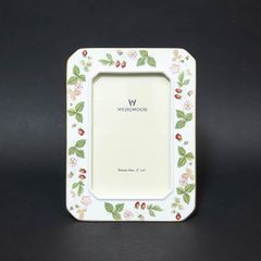 【美品】ウェッジウッド写真たてミニサイズ手のひら位のサイズ感 美品】ウェッジウッド写真たてミニサイズ手のひら位のサイズ感 - メルカリ