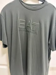 EA7 エンポリオアルマーニ Tシャツ カーキ