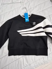 新品 アディダス クロップド スウェット レディース