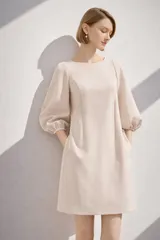 【未使用】【参考価格86,900円】DAISY LIN for FOXEY 06291 Tunic Audrey Puff チュニック パフスリーブ ワンピース40 アンティークベージュ系 上品 美シルエット お呼ばれ 通年 エレガント 人気商品のサムネイル