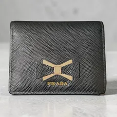 w30 PRADA　プラダ　サフィアーノ　レザー　2つ 二つ 折り 財布　ミニ　コンパクト ウォレット コインケース 小銭入れ 付き ブラック