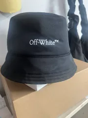 オフホワイト ブラック バケットハット