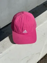 (新品) M-L アディダス ロゴ ピンク ベースボールキャップ 帽子