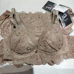 新品  タグ付  A65  グラマジック チュチュアンナ 上下セット  ブラ＆紐ショーツ  ゴールド  ブラウン 刺繍  キラキラ  繊細レース  定価4928円   213