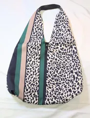 【224926】HIROKO KOSHINO ヒロコ コシノ  ラージトート　ワンハンドルバッグ　アニマルパターン　ストライプ　マグネット マルチカラー