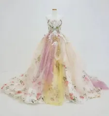 フラワーパターン ウェディングドレス