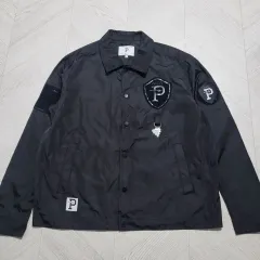 OVER THE PITCH フットボールGirl着こなしCOACHジャケット