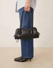 【送料無料】 カルバンクライン レディース ショルダーバッグ バッグ Calvin Klein Jeans multi compartment shoulder bag in black Black