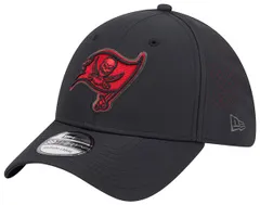 【送料無料】 ニューエラ メンズ 帽子 アクセサリー New Era Adult Tampa Bay Buccaneers Black Night 39Thirty Stretch Fit Hat NoColor