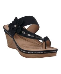 ジーシーシューズ レディース サンダル フラワー柄 フラワー GC Shoes Womens Taryn Floral Wedge Sandals Black ブラック
