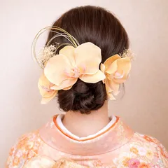 オレンジ 胡蝶蘭の髪飾り 結婚式 成人式 水引  ウェディング ゴールド コチョウラン 卒業式 浴衣 薄いオレンジ