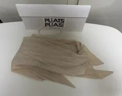 プリーツプリーズ アイボリー プリーツ スカーフ