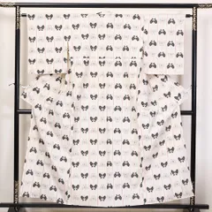 紬（十日町紬） 単衣 身丈157cm 裄丈62cm 正絹 Aランク Mサイズ 広衿 カジュアル 蝶 クリーム系 1216-03671