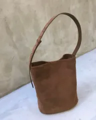 オブヒ スウェード バケットバッグ (ほぼ新品)