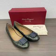 ▪️ Salvatore Ferragamo サルヴァトーレフェラガモ パンプス エナメル  8 1/2 26cm オリーブグリーン メタリック 箱/保存袋付き