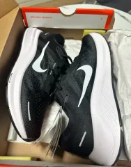 ナイキ エア ズーム ストラクチャー 23 ランニングシューズ 260mm 新品