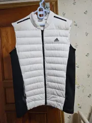 ユニセックス adidas グースダウン ベスト