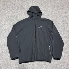 ナイキ ランニングジャケット
