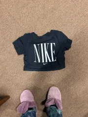 ナイキ クロップドTシャツ