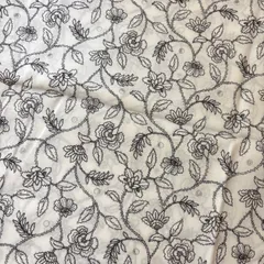 ホワイト　刺繍風花柄プリント生地　110×100 レース風