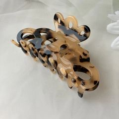 CELINE トリオンフ ヘアクリップ べっ甲 ベージュ - メルカリ