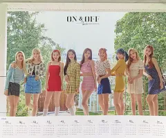 【中古】カレンダー [単品] TWICE ポスターカレンダー(OFFスタイル) 「TWICE JAPAN SEASON’S GREETINGS 2021 ”ON＆OFF”」 SEASON’S GREETINGS同梱品