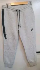 ナイキ テック フリース ジョガーパンツ Lサイズ グレーです。裏地着用痕があります。