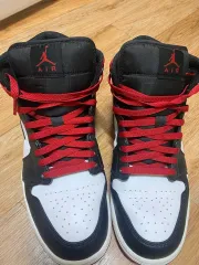 ナイキ エア ジョーダン 1 ミッド ブラック/レッド 290mm