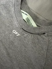 オフホワイト クロップド スウェット