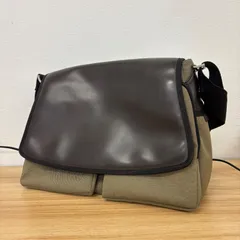 ecco エコー ショルダーバッグ メッセンジャーバッグ メンズ レディース レザー キャンバス 本革 カーキ ブラウン 茶 撥水 大容量 A4 PC収納可 通勤 通学 ビジネス カジュアル 北欧 ブランド 斜めがけ 肩掛け かばん 鞄 カバン