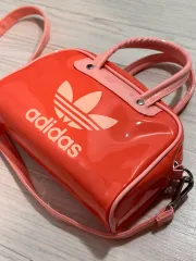 アディダス ミニ ショルダーバッグ コーラル ピンク