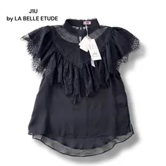 J1U by LA BELLE ETUDE ラベルエチュード 新品 ヴィンテージライク レースデザイン ブラウス ブラック F 2024SS 6F064のサムネイル