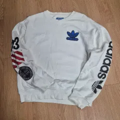 アディダス 白 プリンティング スウェット