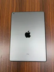 Apple iPad 第8世代 Wi-Fi　128GB Space gray 電源入らない