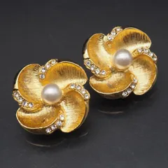 R303 イヤリング フラワー フェイクパール ラインストーン ゴールドカラー デザイン コスチュームジュエリー