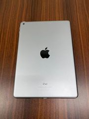 Apple iPad シルバー　第6世代 Apple iPad 9.7インチ 第6世代 Wi-Fi+Cellularモデル 128GB 2018年春