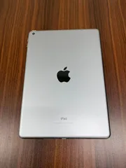 Apple iPad 第6世代 Wi-Fi　128GB Space gray 電源入らない