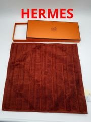 HERMES エルメス タオルハンカチ レッド 箱付き　30cm角 HERMES エルメス タオルハンカチ レッド 箱付き 30cm角 - メルカリ