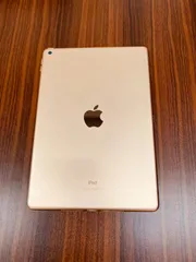 Apple iPad 第8世代 Wi-Fi　128GB Gold 電源入らない
