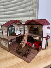 Sylvanian Families  シルバニアファミリー　シルバニア　赤い屋根の大きなお家クラシックカラー　小物インテリア家具付き　おもちゃ