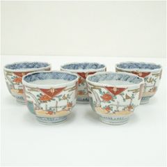 伊万里焼色絵唐草文に花図輪花縁猪口7個 [B28109] 伊万里焼色絵唐草文に花図輪花縁猪口7個 [B28109] - メルカリ