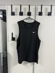 ナイキ ノースリーブ