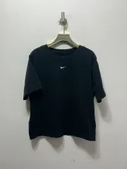 ナイキ ブラック 半袖 Tシャツ クロップド M